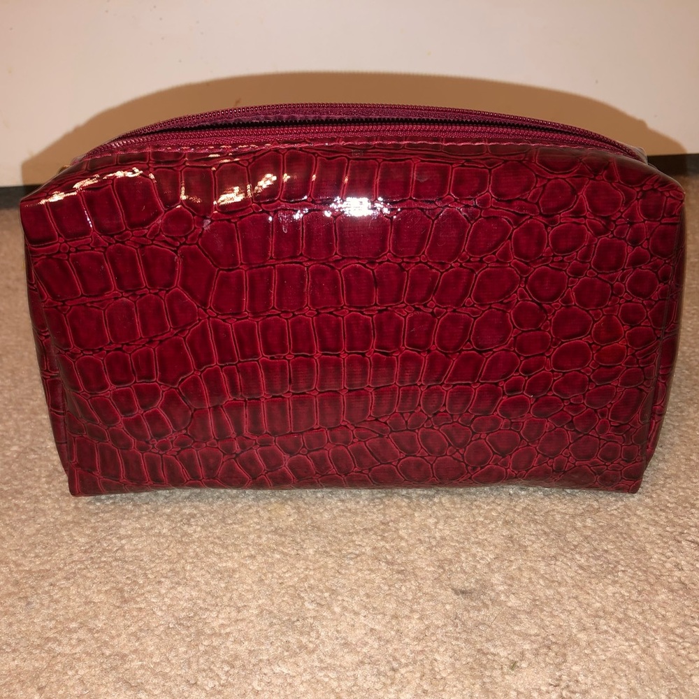 Estée Lauder Dark Ruby Makeup Bag